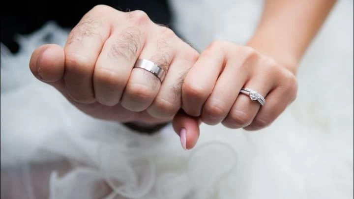 Αυτός είναι ο λόγος για τον οποίο φοράμε τη βέρα του γάμου στο τέταρτο δάκτυλο;-Εσείς το γνωρίζατε;